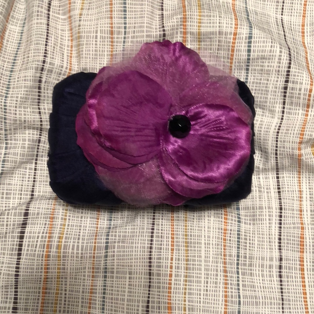 Purple flower clutch